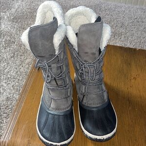 Women's Sorel waterproof Gray Winter Duck Boots with Faux Fur Lining